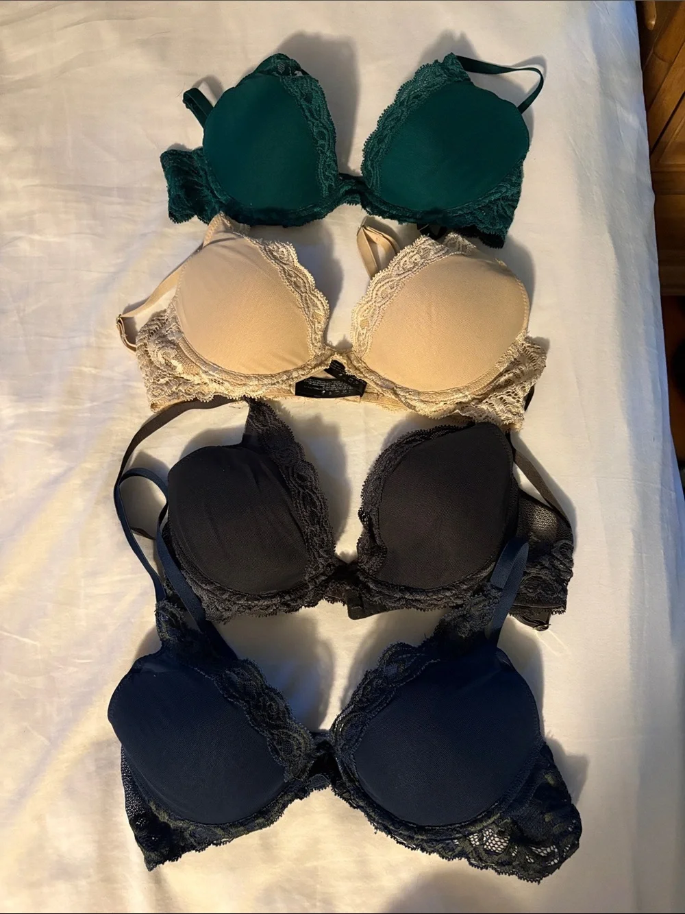 Natori Lace lightly padded Bras Bundle - Teal, Beige, Black, Navy. 34B - Picture 1 of 2